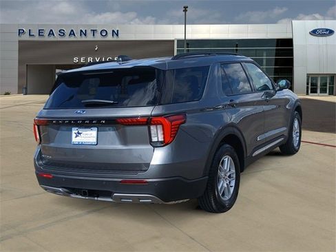 New 2025 Ford Explorer Active w/ Active Comfort Package image 5