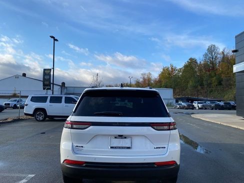 New 2025 Jeep Grand Cherokee Limited w/ Black Appearance Package image 3