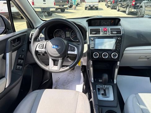 Used 2017 Subaru Forester 2.5i Premium w/ All-Weather Package AWD/4WD image 10