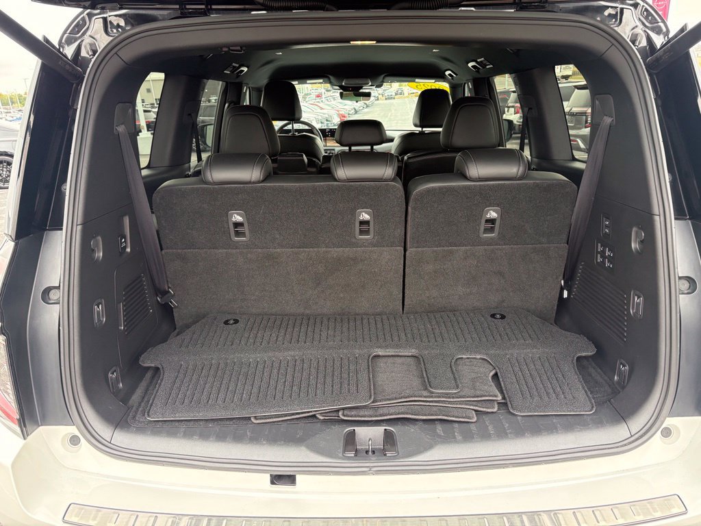 Used 2025 Nissan Armada PRO-4X AWD/4WD image 17