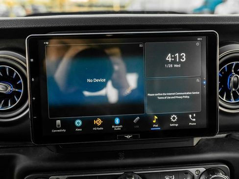 Used 2021 Jeep Gladiator Sport image 36