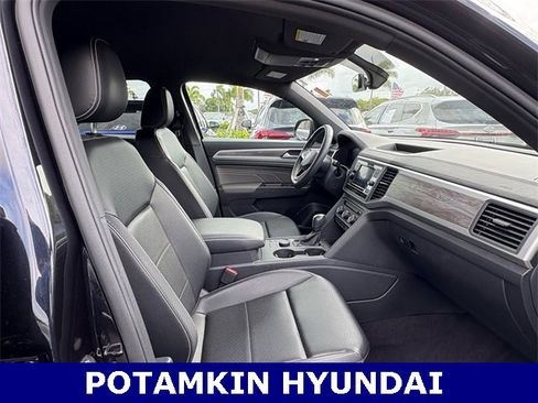 Used 2022 Volkswagen Atlas Cross Sport SE image 13