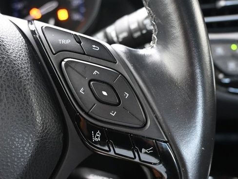 Used 2019 Toyota C-HR Limited FWD image 29