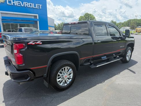 Used 2022 Chevrolet Silverado 2500 High Country w/ Z71 Off-Road Package AWD/4WD image 2