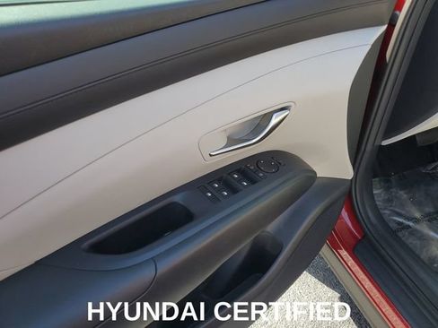 Certified 2025 Hyundai Tucson SE FWD image 10