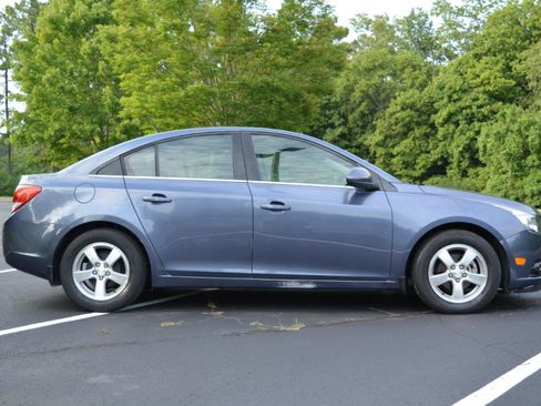 Used 2013 Chevrolet Cruze LT FWD image 4