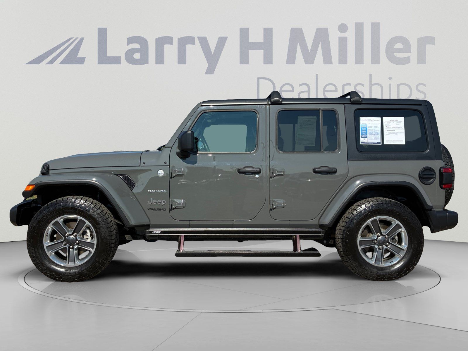 Used 2020 Jeep Wrangler Unlimited Sahara AWD/4WD image 2