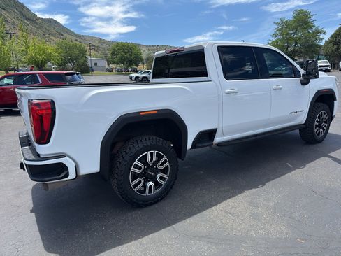 Used 2022 GMC Sierra 2500 AT4 AWD/4WD image 8