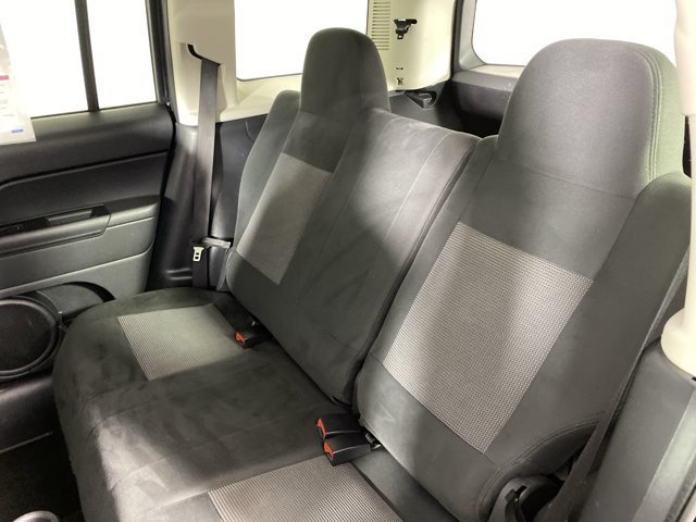 Used 2015 Jeep Patriot Latitude AWD/4WD image 28