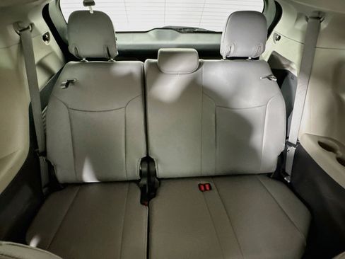 Certified 2024 Toyota Sienna XLE FWD image 28