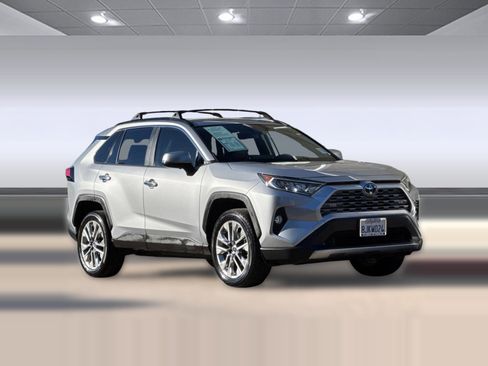 Used 2019 Toyota RAV4 Limited w/ Carpet Mat Package image 6