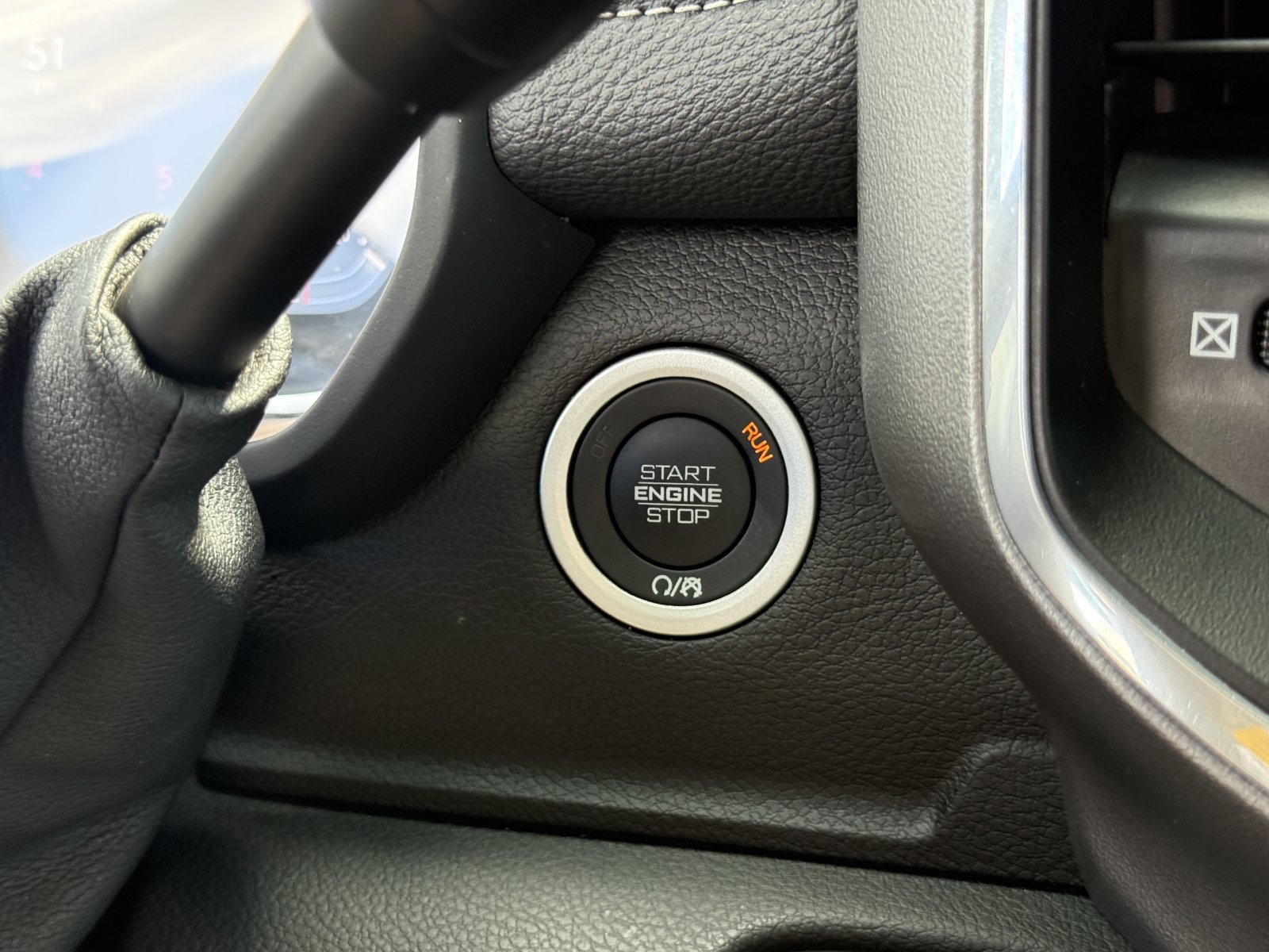 Used 2025 RAM 2500 Laramie w/ Night Edition AWD/4WD image 38