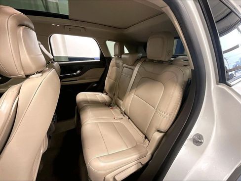 Used 2020 Lincoln Corsair AWD w/ Premium Package image 15