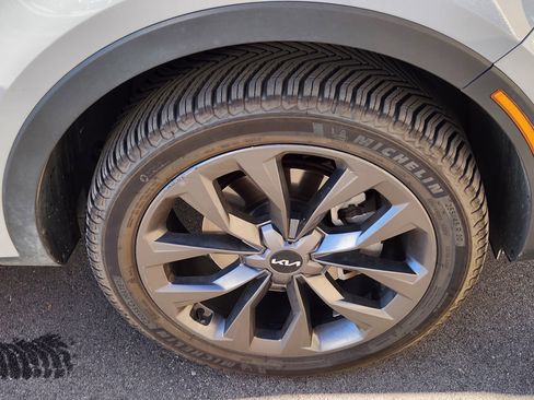 Used 2023 Kia Sorento SX Prestige image 18