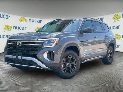 New 2026 Volkswagen Atlas Peak Edition AWD/4WD image 3