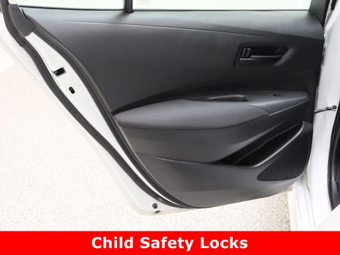 Used 2024 Toyota Corolla LE image 23