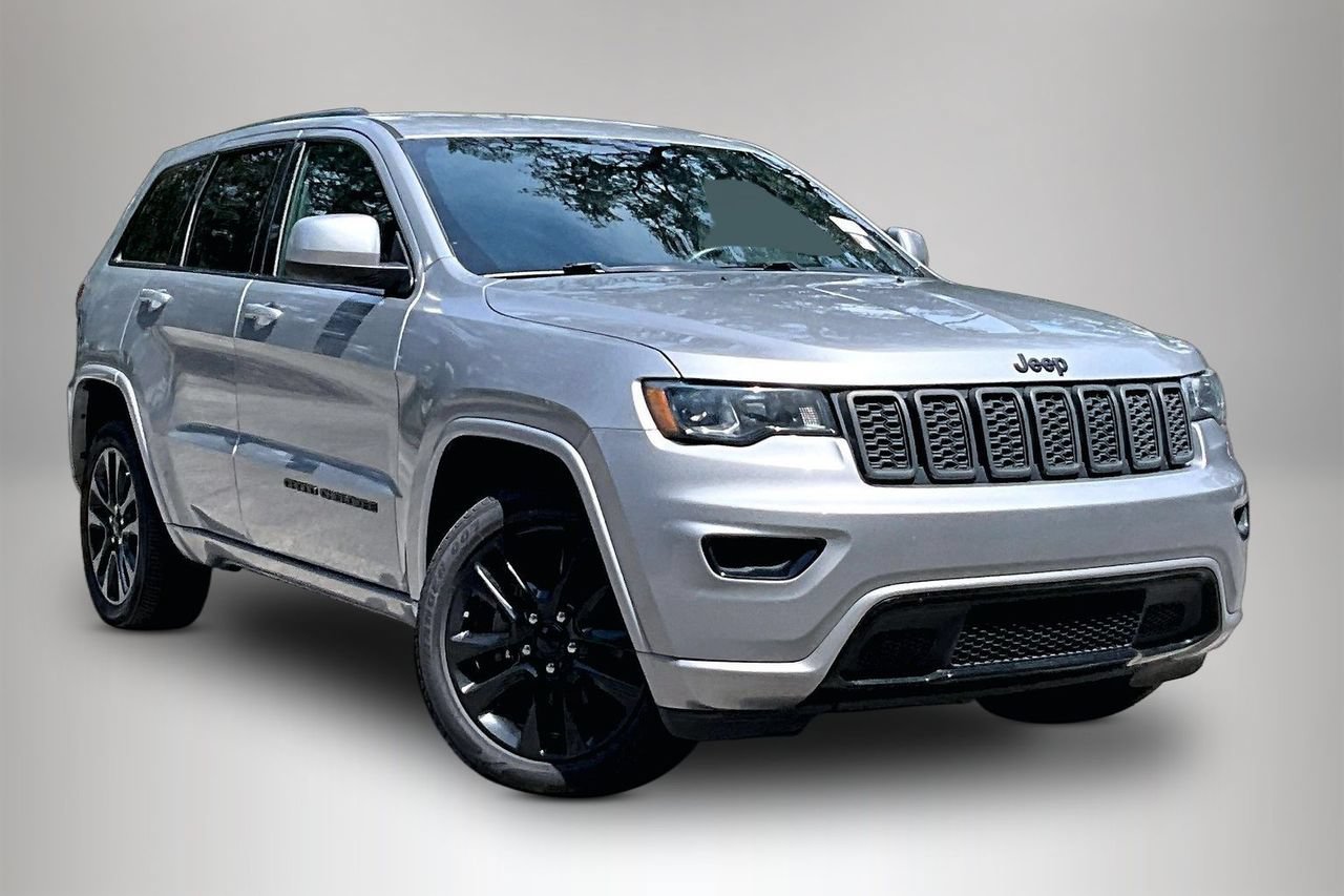 Used 2019 Jeep Grand Cherokee Altitude AWD/4WD image 2