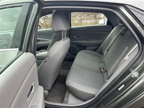 Certified 2024 Hyundai Elantra SEL w/ Convenience Package image 10