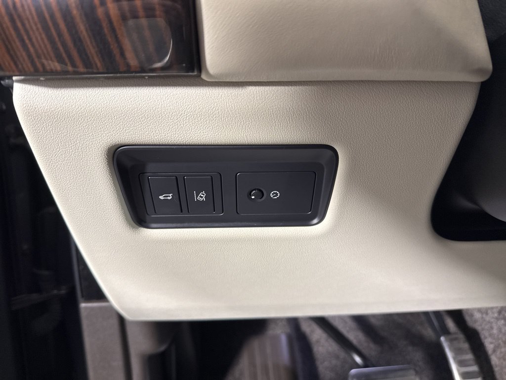 Used 2017 Land Rover Range Rover Supercharged AWD/4WD image 23