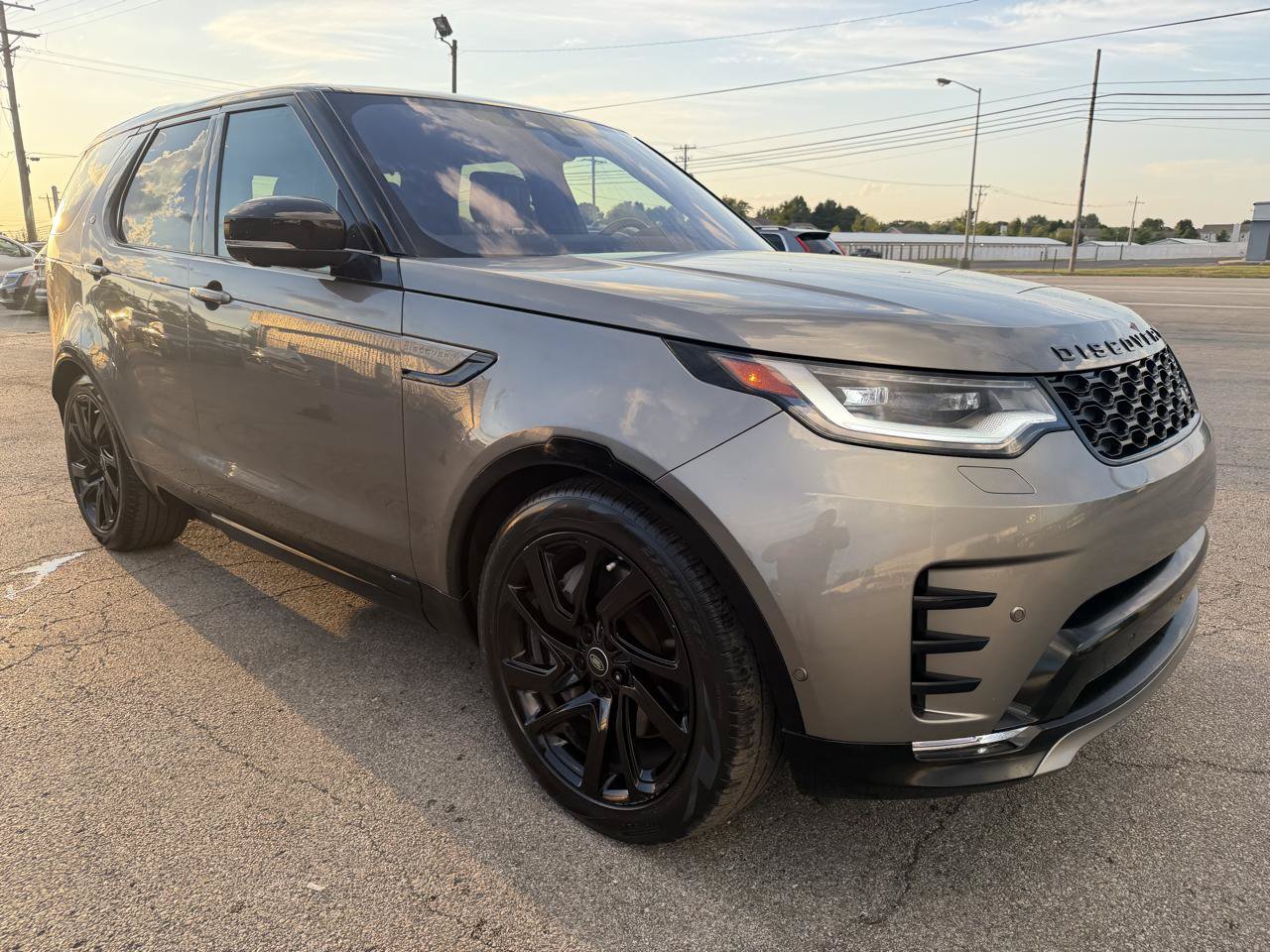 Used 2022 Land Rover Discovery HSE R-Dynamic AWD/4WD image 17