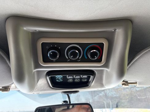 Used 2016 Chevrolet Express 2500 image 19