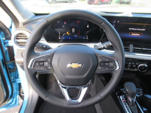 New 2026 Chevrolet Trax LT w/ Driver Confidence Package image 18