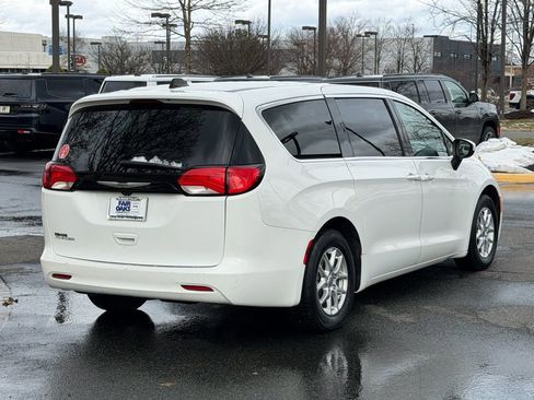 Certified 2022 Chrysler Voyager LX image 7