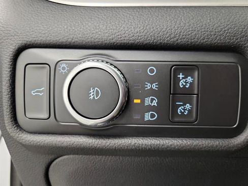 Used 2021 Ford Explorer XLT w/ Equipment Group 202A image 23