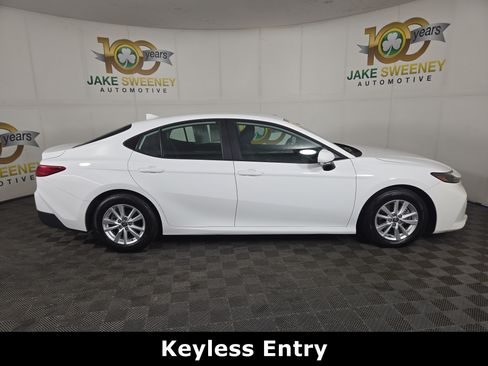 Used 2025 Toyota Camry LE FWD image 10