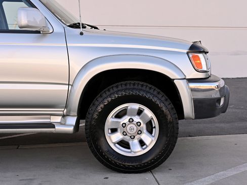 Used 2000 Toyota 4Runner SR5 AWD/4WD image 39