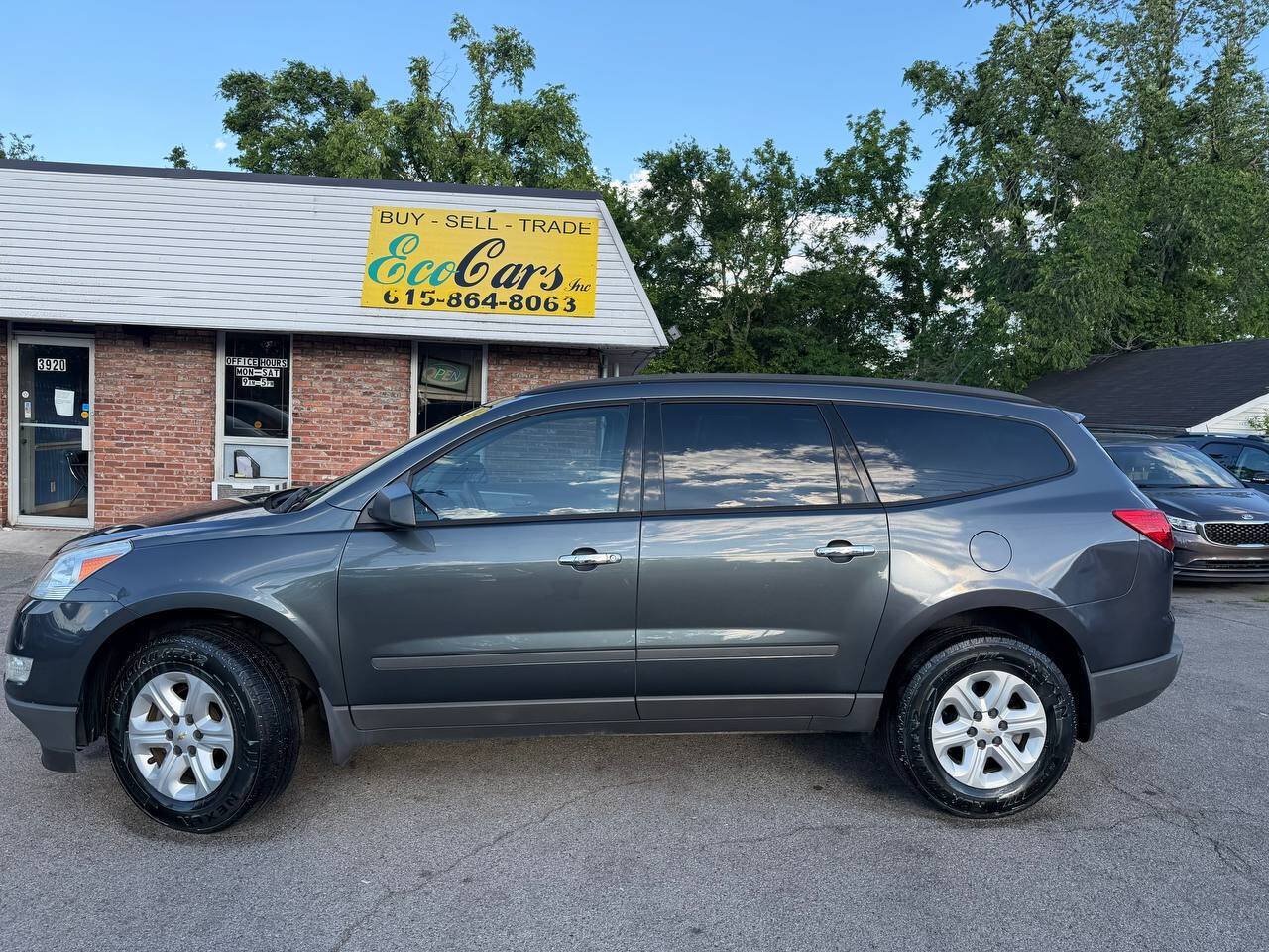 Used 2011 Chevrolet Traverse LS FWD image 12