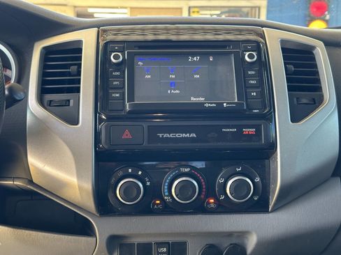 Used 2015 Toyota Tacoma PreRunner image 14