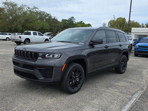 New 2026 Jeep Grand Cherokee L 2WD image 9