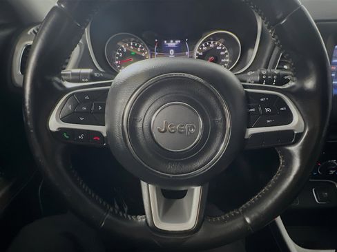 Used 2019 Jeep Compass Latitude w/ Safety & Security Group image 18