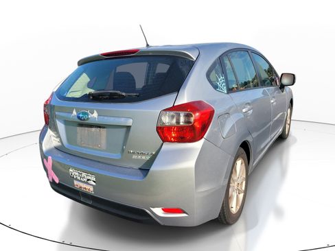 Used 2012 Subaru Impreza 2.0i Premium w/ Popular Pkg 1 AWD/4WD image 4