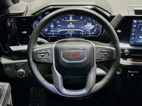 Used 2025 GMC Sierra 2500 SLE w/ Preferred Package image 11