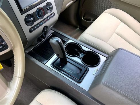 Used 2014 Ford Expedition XLT RWD image 16