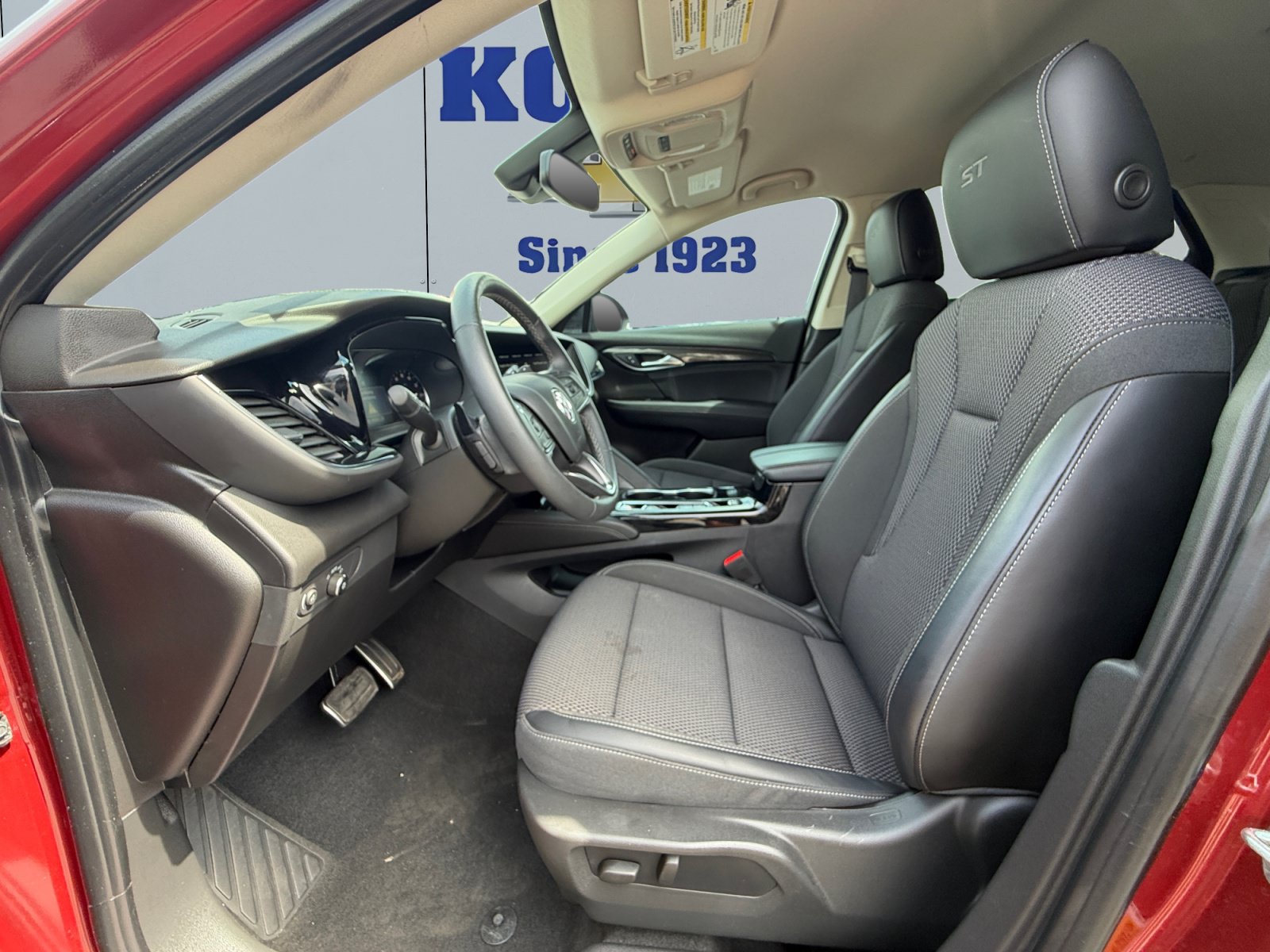 Used 2023 Buick Envision Preferred w/ Sport Touring Package AWD/4WD image 10