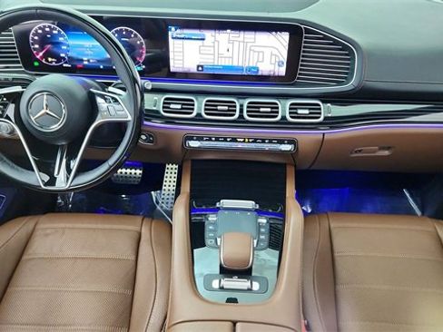Used 2025 Mercedes-Benz GLS 450 4MATIC image 40