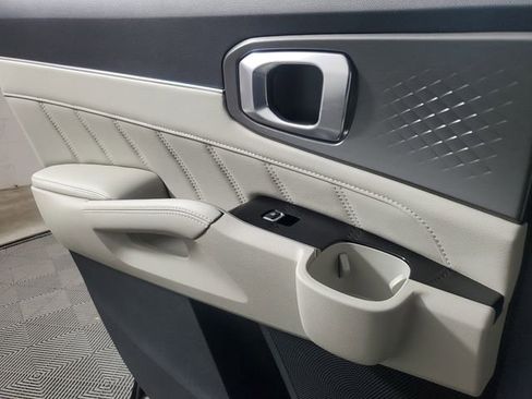 Used 2023 Kia Sorento SX image 16