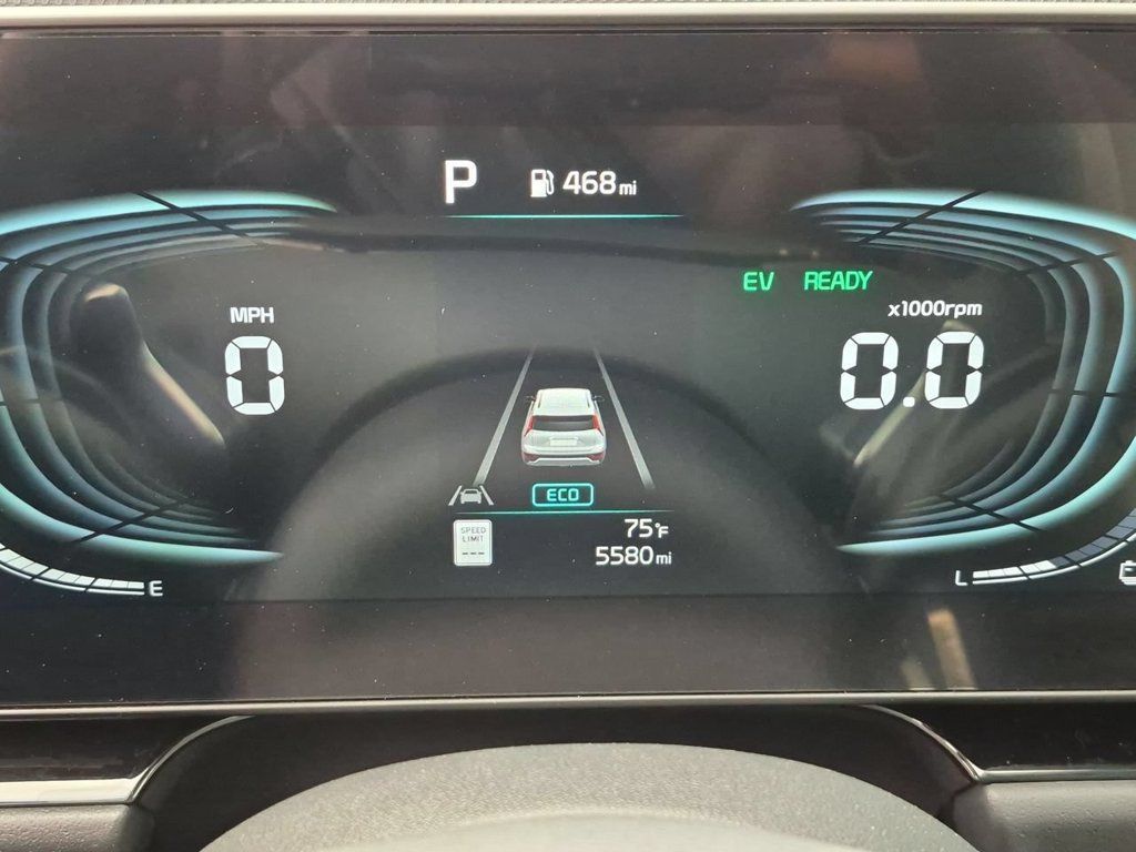 Certified 2025 Kia Niro EX FWD image 12
