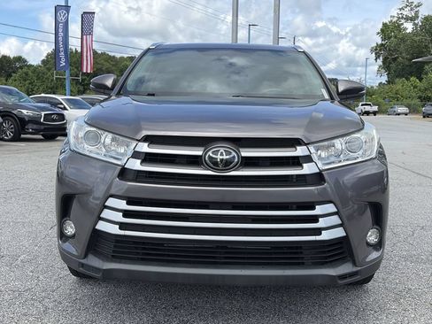 Used 2019 Toyota Highlander XLE FWD image 10