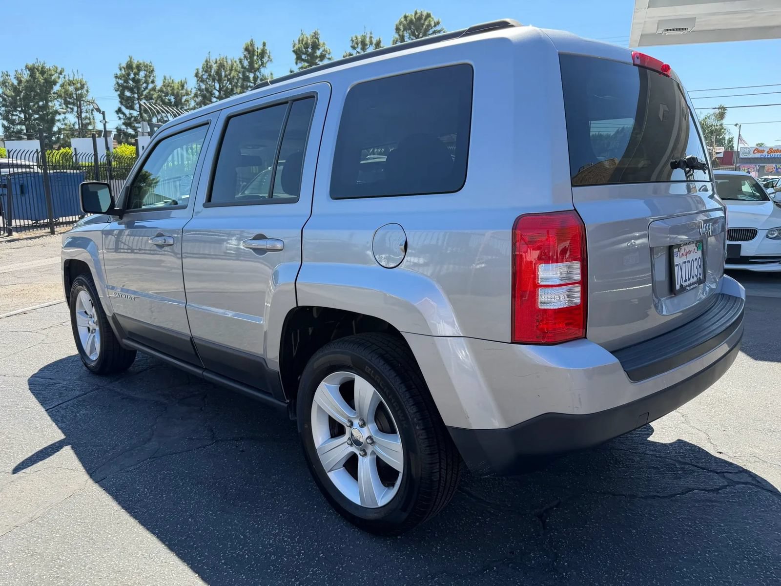 Used 2016 Jeep Patriot Latitude FWD image 20