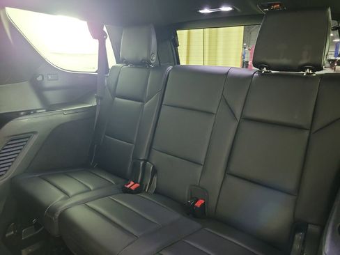Used 2021 Cadillac Escalade Luxury RWD image 11
