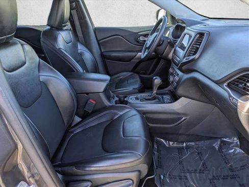 Used 2020 Jeep Cherokee Latitude Plus image 20