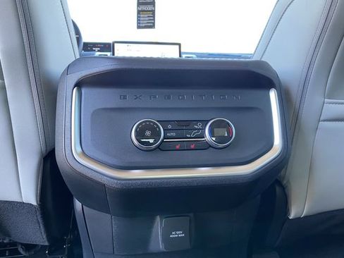 New 2026 Ford Expedition Platinum image 49