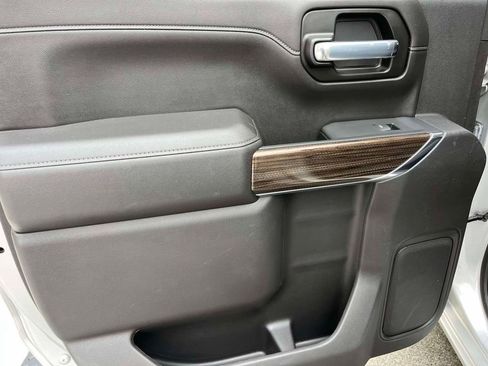 Used 2021 Chevrolet Silverado 1500 RST image 16