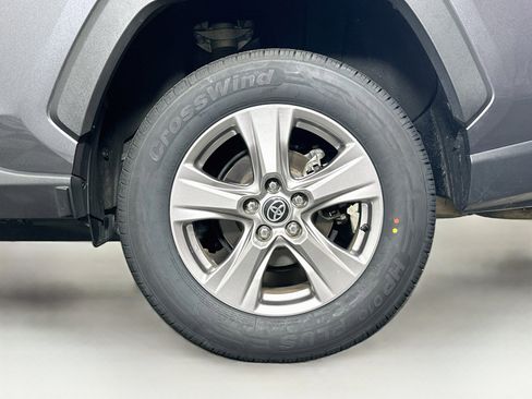 Used 2022 Toyota RAV4 XLE AWD/4WD image 33