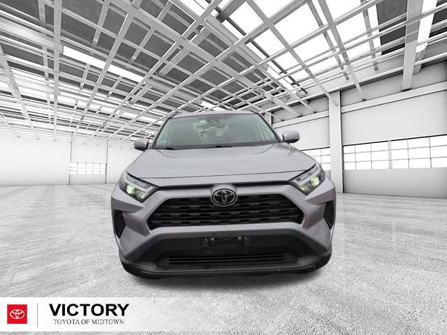 Used 2025 Toyota RAV4 XLE AWD/4WD image 8