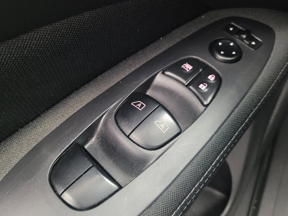 Used 2017 Nissan Pathfinder SV AWD/4WD image 27